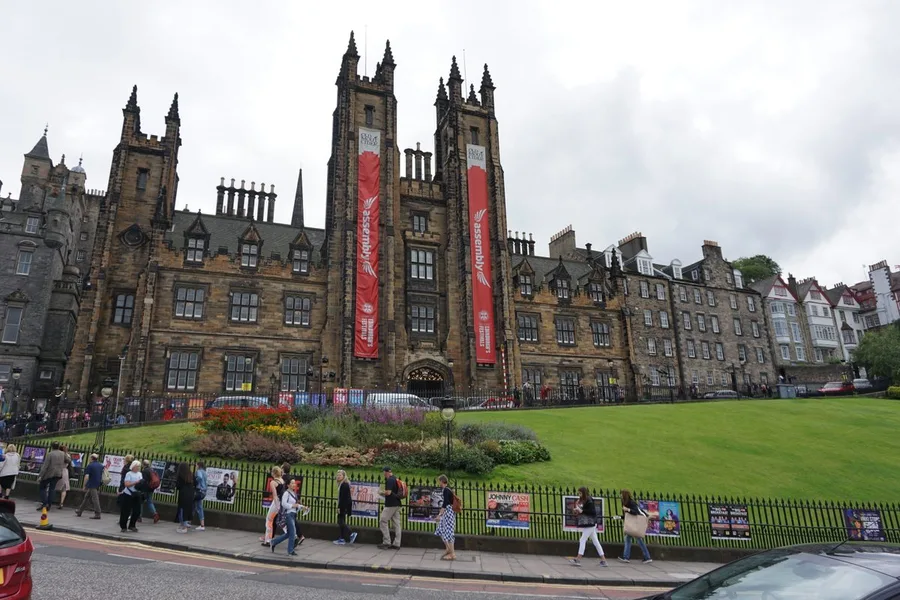 에든버러 프린지 거리